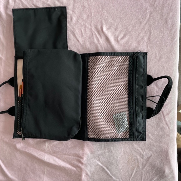 MARY KAY MAKEUP BAG - Picture 3 of 8